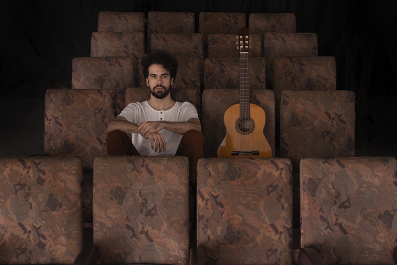 ARTHUR KOUCHER DIVULGA SEGUNDO SINGLE EM 26 DE FEVEREIRO