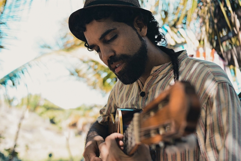 PAULINHO ARAÚJO LANÇA VIDEOCLIPE DA MÚSICA 