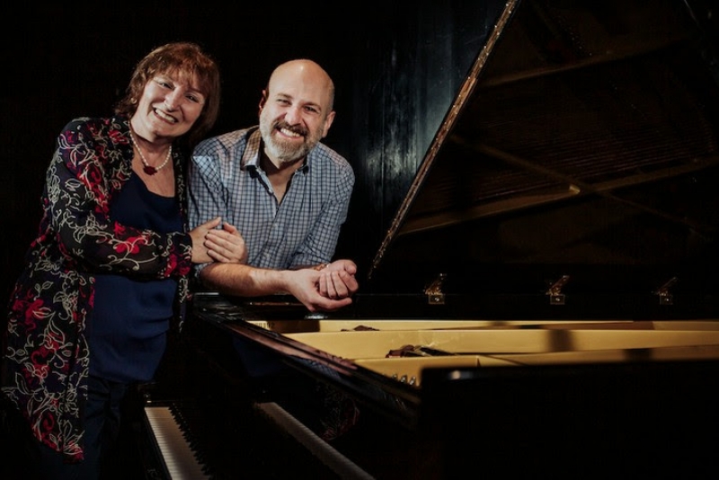 OLINDA ALLESSANDRINI E TIAGO HALEVICZ HOMENAGEIAM BACH EM AUDI&Ccedil;&Atilde;O COMENTADA DE M&Uacute;SICA ERUDITA