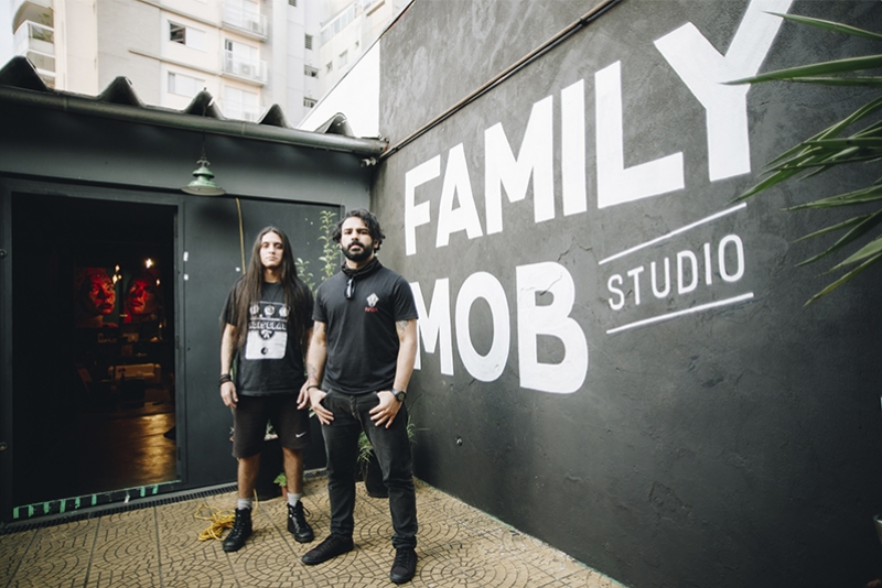 CORONA NIMBUS D&Aacute; IN&Iacute;CIO &Agrave;S GRAVA&Ccedil;&Otilde;ES DO SEU NOVO DISCO "OBSIDIAN DOME" NO RENOMADO EST&Uacute;DIO FAMILY MOB