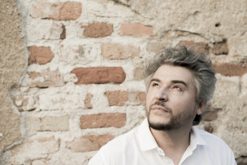 &Eacute;RICO MOURA LAN&Ccedil;A DANDO A VOLTA NAS ESTRELAS, SEGUNDA FAIXA DE SEU PR&Oacute;XIMO &Aacute;LBUM