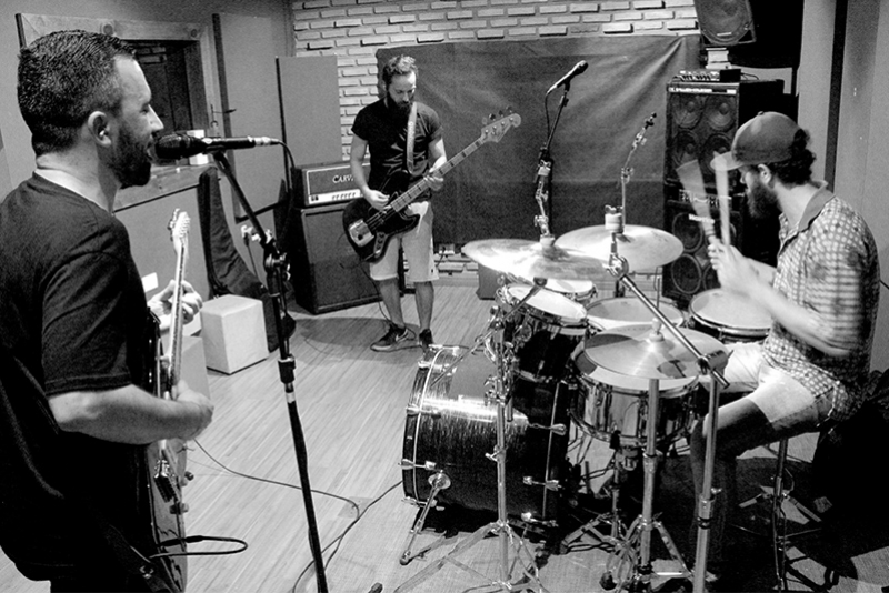 &ldquo;FLOAT&rdquo; &Eacute; O NOVO EP DA REGULARES VIA DINAMITE RECORDS