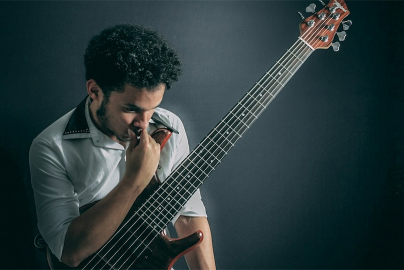 FEN&Ocirc;MENO DO BAIXO, MICHAEL PIPOQUINHA APRESENTA SEU TRABALHO AUTORAL EM SHOW VIRTUAL E GRATUITO