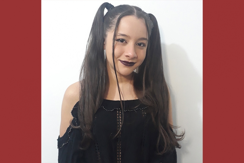 COM 14 ANOS, CANTORA MAFRA ASSINA COM A METAL RELICS