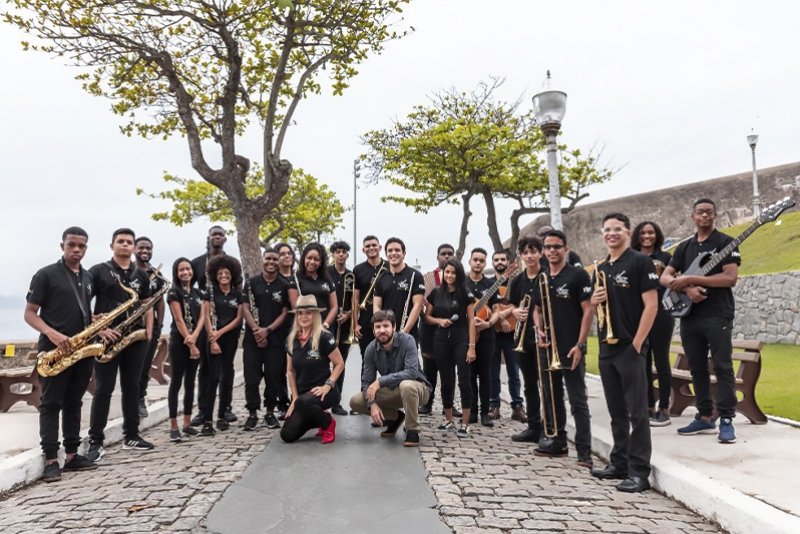 ORQUESTRA DE VIOL&Otilde;ES DO FORTE DE COPACABANA E SHALOM HOMENAGEIAM OS 107 ANOS DO FORTE DE COPACABANA