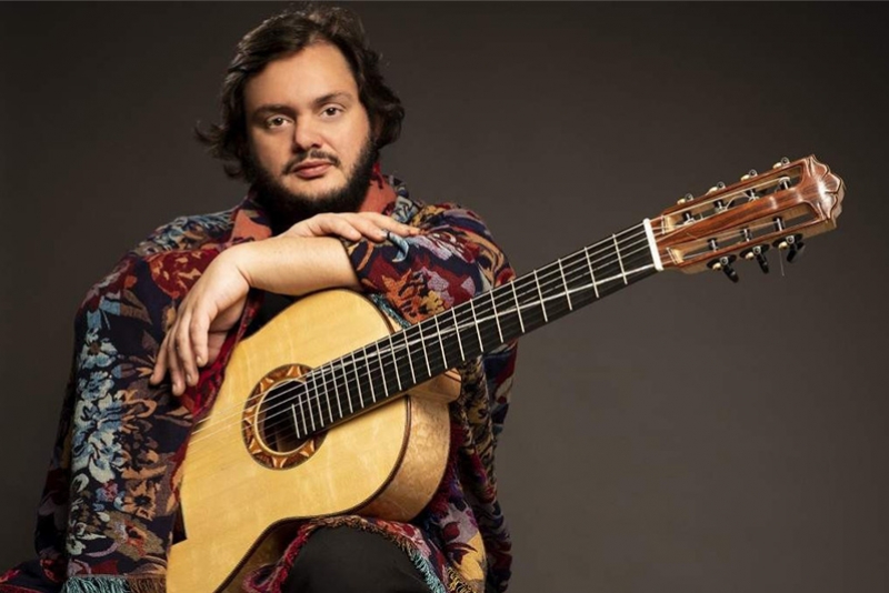 YAMANDU COSTA NO TEATRO DO BOURBON COUNTRY DIA19/5