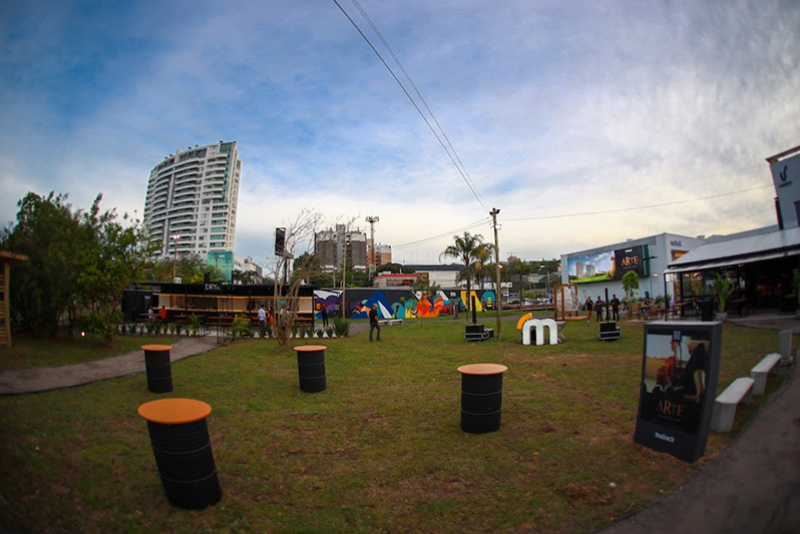 NILO SQUARE GARDEN RECEBE EDI&Ccedil;&Atilde;O ESPECIAL DE NATAL DO CAF&Eacute; COM BAZAR NESTE FIM DE SEMANA