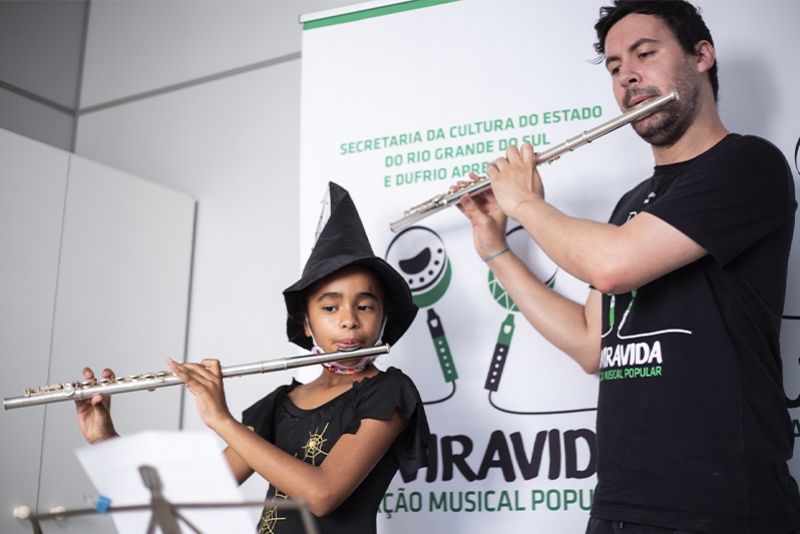 CRIAN&Ccedil;AS DO PROJETO OUVIRAVIDA REALIZAM ESPET&Aacute;CULO MUSICAL
