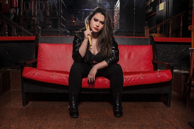 MALVADA: ASSISTA O PLAYTHROUGH DE JULIANA SALGADO TOCANDO &ldquo;PRIORIDADES&rdquo;