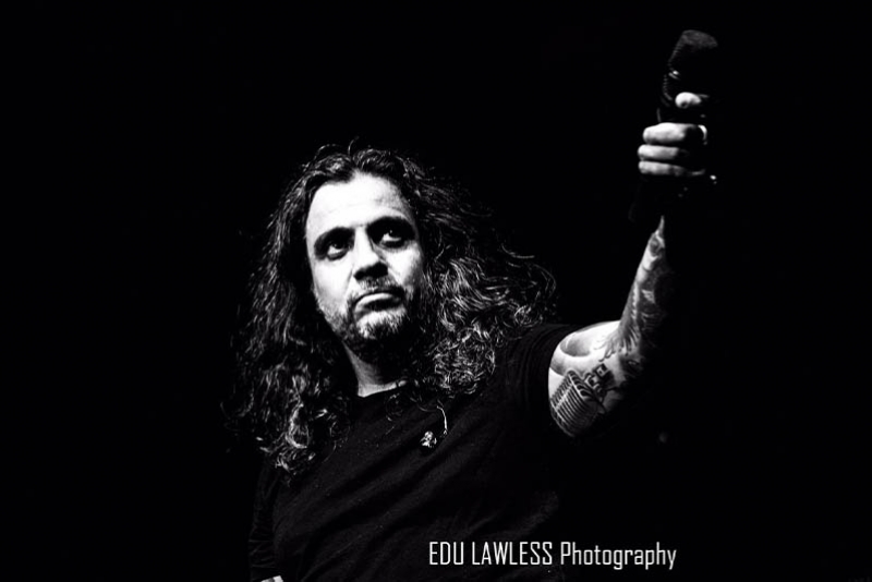 LEANDRO CA&Ccedil;OILO, DO VIPER, INTERPRETA &ldquo;TERRITORY&rdquo; DO SEPULTURA EM VERS&Atilde;O IN&Eacute;DITA