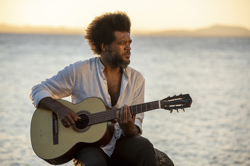 REI MAGRO PRODU&Ccedil;&Otilde;ES APRESENTA: EDU MEIRELLES E BANDA - 21 ABRIL - "OCIDENTE AC&Uacute;STICO"