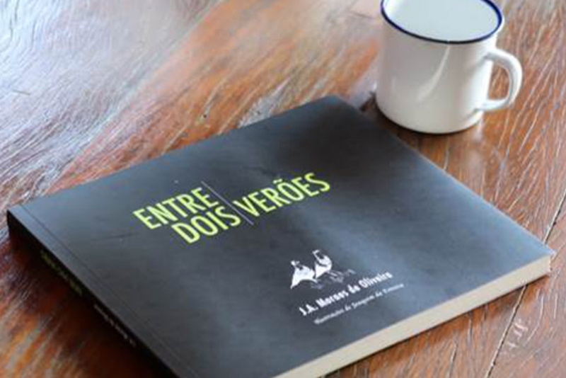 LIVRO 'ENTRE DOIS VER&Otilde;ES', DE JOS&Eacute; ANT&Ocirc;NIO MORAES, SER&Aacute; LAN&Ccedil;ADO S&Aacute;BADO, NO ANTIQU&Aacute;RIO MUNDAR&Eacute;U
