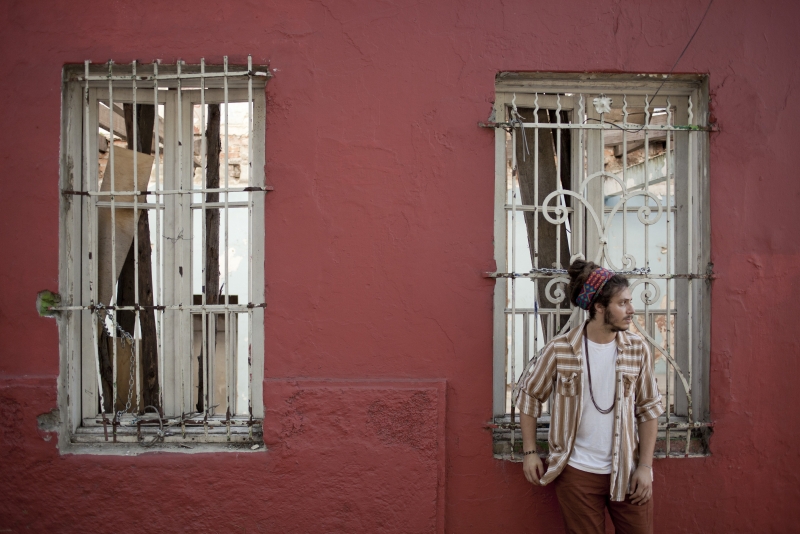EMFRENTE, NOVO DISCO DE THIAGO RAMIL GANHA LANÇAMENTO VIRTUAL DIA 03 E SHOW DE LANÇAMENTO DIA 09 DE AGOSTO NO THEATRO SÃO PEDRO