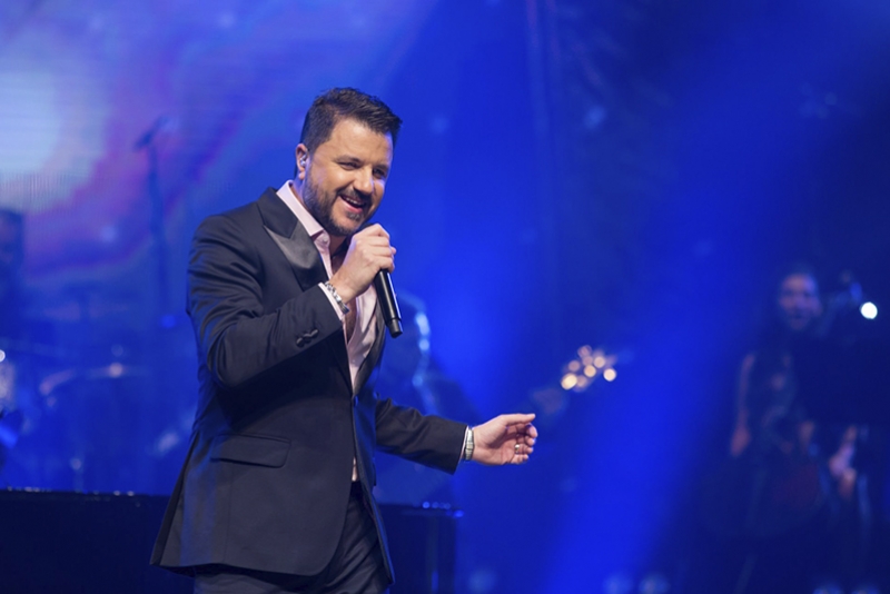 MAURICIO MANIERI, DIAS 9 E 10 DE JUNHO, NO TEATRO DO BOURBON COUNTRY