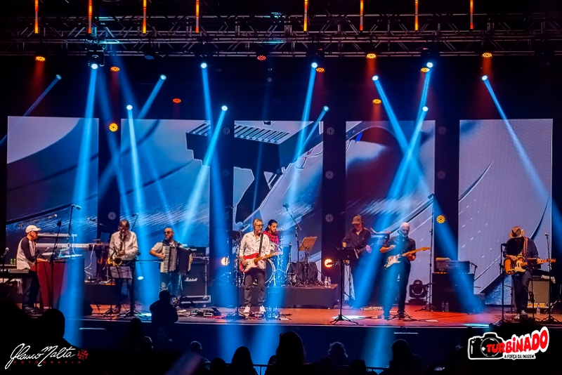 DSL-DIRE STRAITS LEGACY - SHOW &Eacute; UMA VIAGEM MUSICAL A OBRA E AO LEGADO DO DIRE STRAITS