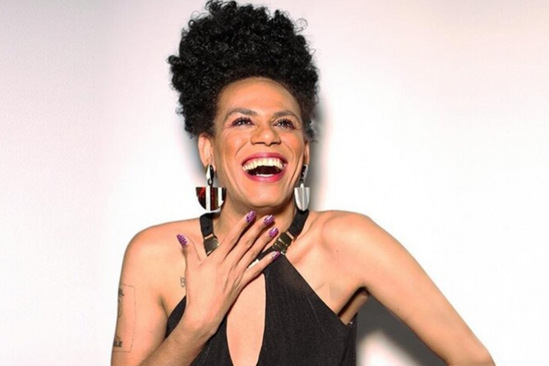 VAL&Eacute;RIA BARCELLOS CHEGA AO STAND UP!