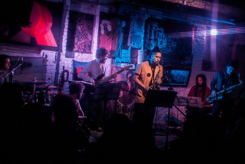 CLE&Ocirc;MENES JUNIOR E SEU SEXTETO FAR&Atilde;O O SHOW DE ABERTURA DA NOITE ESPECIAL DEDICADA AO JAZZ NO TEATRO DO SESI