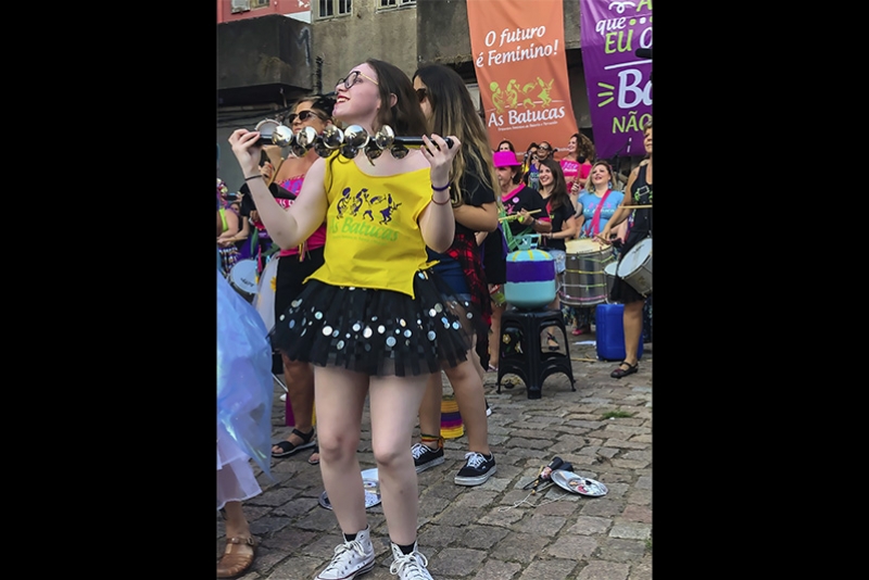AS BATUCAS ABREM TURMAS DE PERCUSS&Atilde;O E MUSICALIZA&Ccedil;&Atilde;O PARA MENINAS
