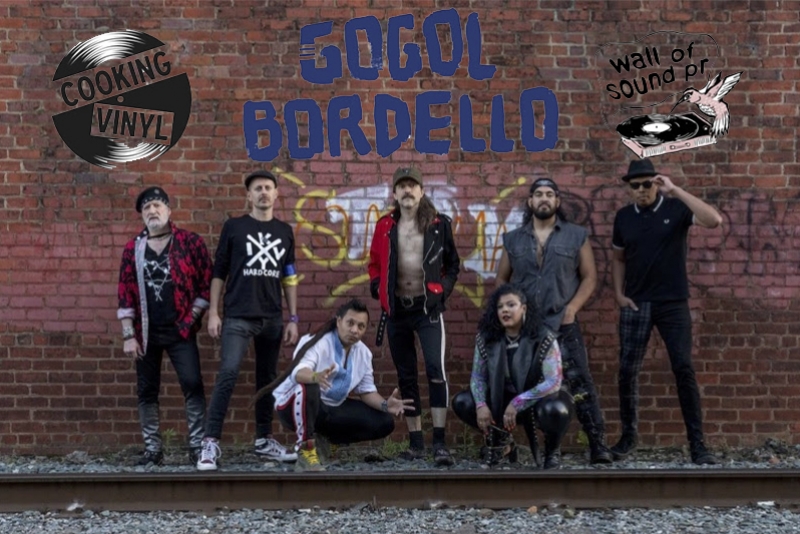 GOGOL BORDELLO LAN&Ccedil;A V&Iacute;DEO &ldquo;TAKE ONLY WHAT YOU CAN CARRY&rdquo;
