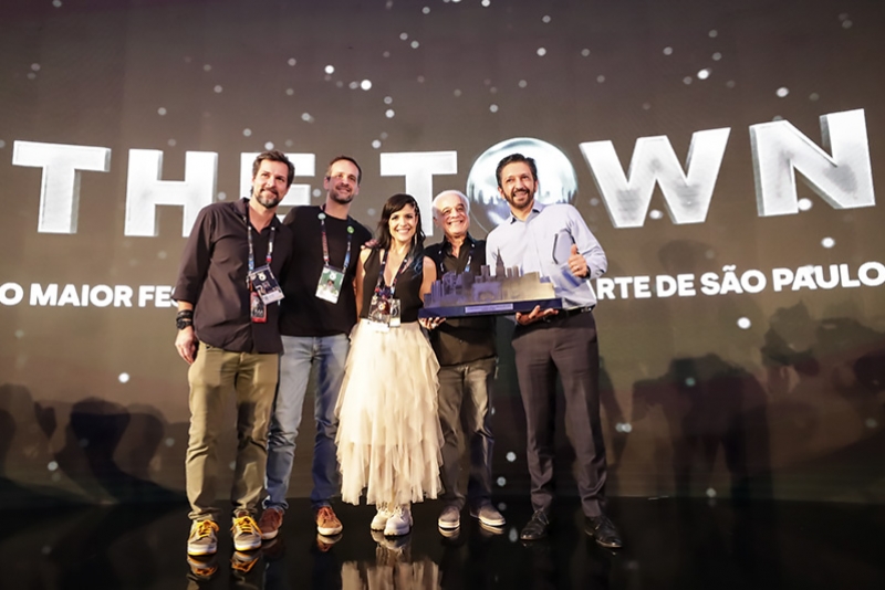 EM CLIMA DE CELEBRA&Ccedil;&Atilde;O E REENCONTRO NO ROCK IN RIO, O REC&Eacute;M-LAN&Ccedil;ADO EMPREENDIMENTO THE TOWN D&Aacute; O TOM DA NOVA ERA DO ENTRETENIMENTO NO PA&Iacute;S