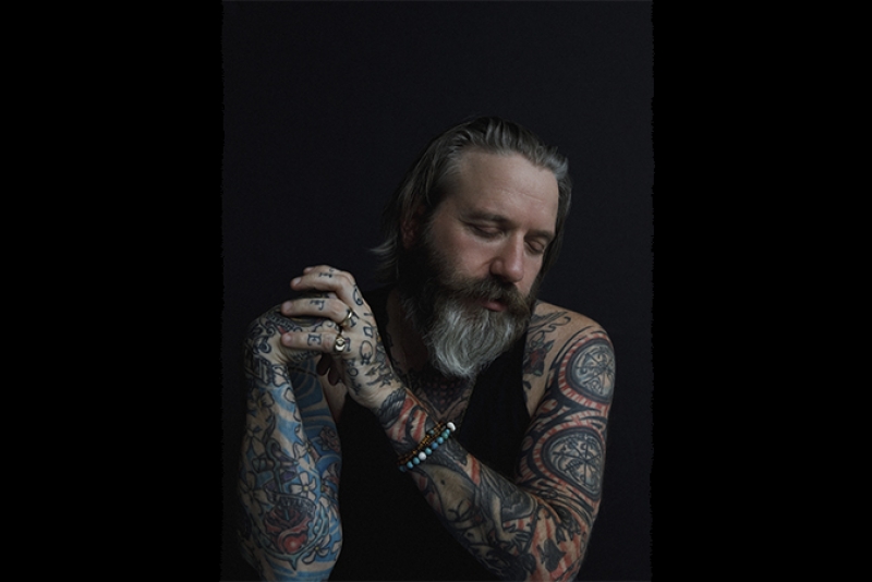 CITY AND COLOUR LAN&Ccedil;A V&Iacute;DEO CINEMATOGR&Aacute;FICO PARA &ldquo;MEANT TO BE&rdquo; DIRIGIDO POR MICHAEL MAXXIS