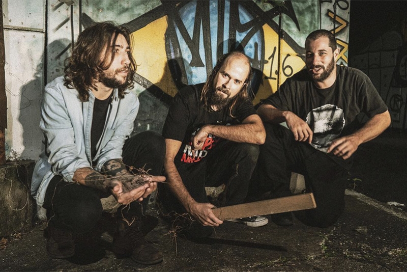 WAR INDUSTRIES INC. REVELA CAPA DO NOVO ÁLBUM, WWIII