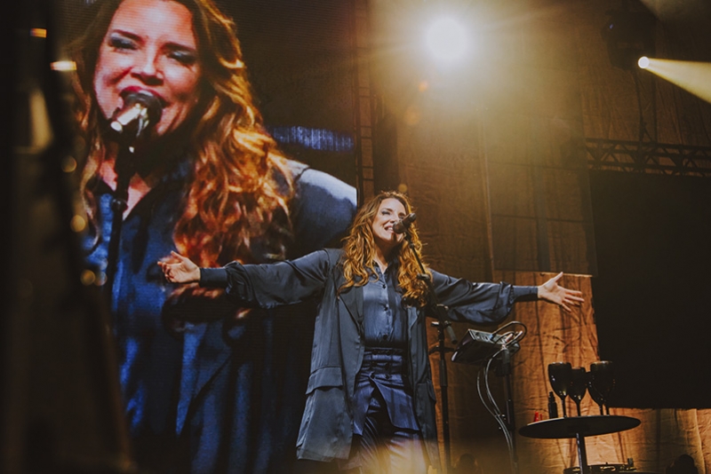 TURN&Ecirc;  &ldquo;ANA CANTA C&Aacute;SSIA -  ESTRANHO SERIA SE EU N&Atilde;O ME APAIXONASSE POR VOC&Ecirc;&rdquo; CHEGA A PORTO ALEGRE, NO AUDIT&Oacute;RIO ARA&Uacute;JO VIANNA, DIA 31 DE MAR&Ccedil;O