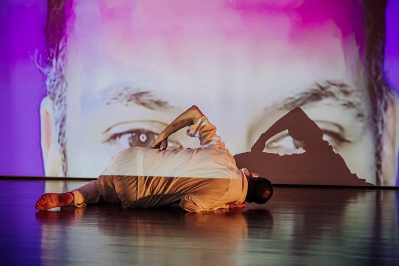 CORE&Oacute;GRAFA MAGALI SANDER FETT E ARQUITETO ALEM&Atilde;O TILL BOTTERWECK MINISTRAM OFICINA DE VIDEO MAPPING NO INSTITUTO LING
