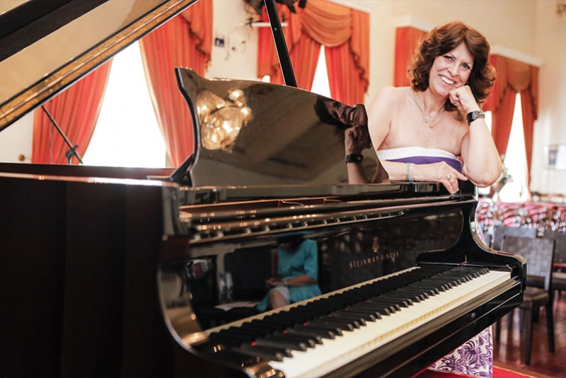 GLÓRIA IRIART COMPLETA 50 ANOS DE CARREIRA EM 2018 E APRESENTA SHOW COMEMORATIVO DIA 28 DE SETEMBRO