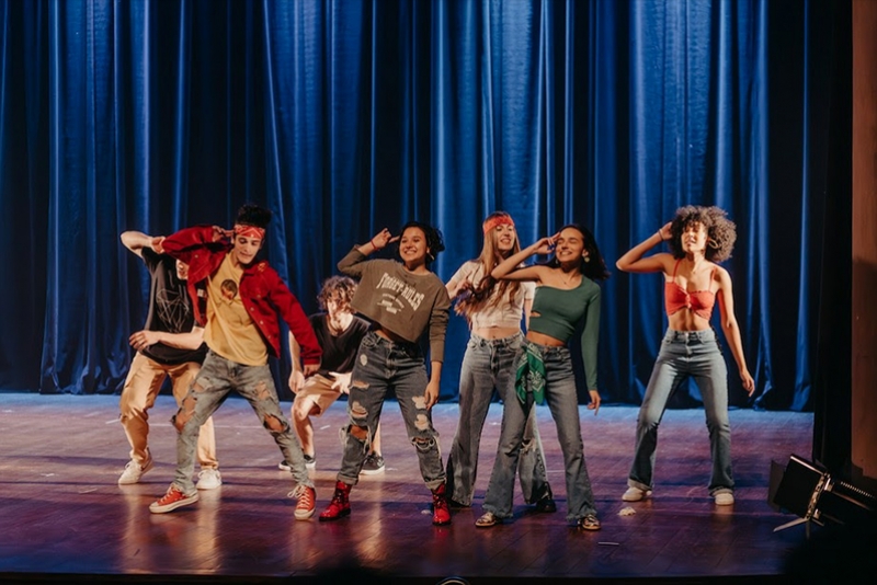 ESPET&Aacute;CULO ADOLESCER RE&Uacute;NE OS PRINCIPAIS TEMAS DA VIDA DOS JOVENS NO PALCO DO TEATRO CIEE NESTE DOMINGO, DIA 10 DE SETEMBRO
