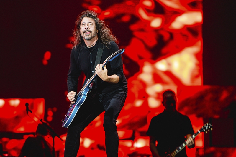 COM SHOW ARREBATADOR, FOO FIGHTERS RETORNA AO BRASIL E EMOCIONA F&Atilde;S DE TODAS AS IDADES NA CIDADE DA M&Uacute;SICA