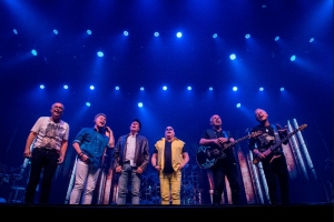 ROUPA NOVA APRESENTA SHOW QUE UNE GRANDES SUCESSOS COM MÚSICAS NOVAS EM PORTO ALEGRE