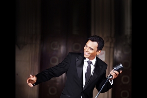 JON SECADA CANTA EM PORTO ALEGRE EM MARÇO