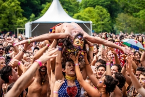 MORRODÁLIA CHEGA COLORINDO O VERÃO DO SUL DO BRASIL