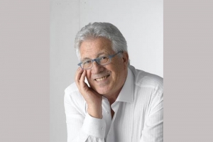 PEPPINO DI CAPRI, DIA 16 DE MARÇO, NO TEATRO DO SESI