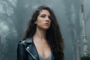 LAURA DALMÁS APRESENTA MÚSICAS INÉDITAS DE SEU NOVO EP EM SHOW NO BAR JOE