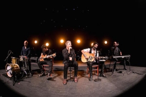 JOTA QUEST ACÚSTICO NO ARAÚJO VIANNA - INGRESSOS DISPONÍVEIS APENAS PARA A PLATEIA ALTA CENTRAL