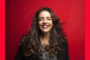 COMEMORANDO 20 ANOS DE CARREIRA, ANA CAROLINA FAZ SHOW DA TURNÊ “FOGUEIRA EM ALTO MAR