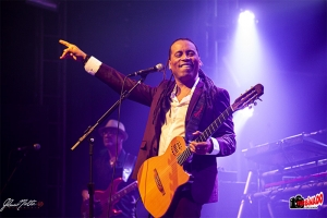 SERGINHO MOAH - ABRINDO COM CHAVE DE OURO A PRIMEIRA TURNÊ SOLO NO BAR OPINIÃO