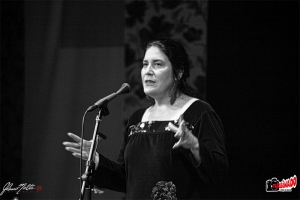 MONICA SALMASO - DESFILANDO TODA SUA SENSIBILIDADE MUSICAL EM PORTO ALEGRE