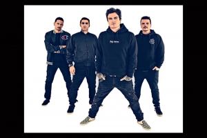 OPINIÃO PRODUTORA APRESENTA FEELING THIS - STRIKE TOCA CHARLIE BROWN JR.