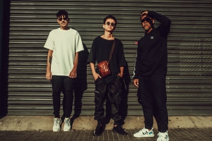 ILLUSIONIZE, VICTOR LOU E VISAGE PASSAM RECADO EM “FÉ”