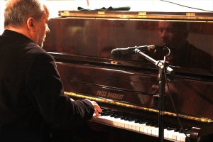FERNANDO CORONA TOCA VILLA-LOBOS NA BPE - DIA 20 DE AGOSTO NO PROJETO CHAPÉU ACÚSTICO