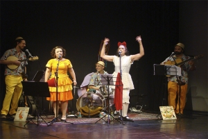 ‘BAILE DO GATO NA TUBA’ NESTE DOMINGO NA BPE CIA. MEGAMINI SE APRESENTA PELO PROJETO CHAPEUZINHO ACÚSTICO