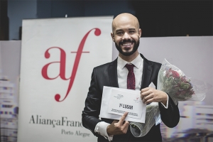 JULIANO BARRETO VENCE O 12º FESTIVAL DA CANÇÃO ALIANÇA FRANCESA