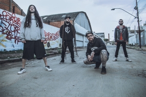 VEJA O HARDCORE TORTO DA BANDA DIOKANE EM PRIMEIRO VIDEOCLIPE OFICIAL