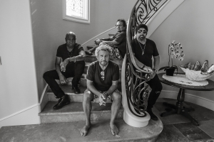 PORTO ALEGRE PODERÁ CONFERIR EM MARÇO A VITALIDADE DE SAMMY HAGAR, 72 ANOS, EM SHOW COM O THE CIRCLE