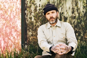 OPINIÃO PRODUTORA APRESENTA CITY AND COLOUR