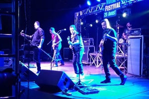 JUKEBOX FROM HELL: DISPONIBILIZA SINGLE, EU, DEUS E O ROCK AND ROLL, PARA AUDIÇÃO COMPLETA NO YOUTUBE