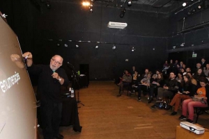 CLUBE DE LEITURA DEBATE O ÉPICO ODISSEIA, DE HOMERO, EM AULA GRATUITA MINISTRADA POR CLÁUDIO MORENO